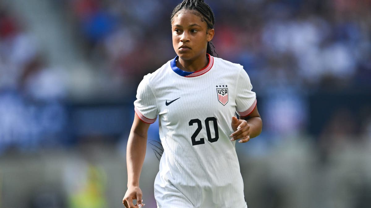 Croix Bethune, the 2024 NWSL Rookie of the Year, is back on the USWNT roster for the first time since the 2024 Summer Olympics.. (Photo by Stephen Nadler/ISI Photos/USSF/Getty Images for USSF)