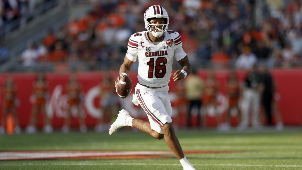 LaNorris Sellers won SEC Freshman of the Year in 2024. (Photo by David Rosenblum/Icon Sportswire via Getty Images)