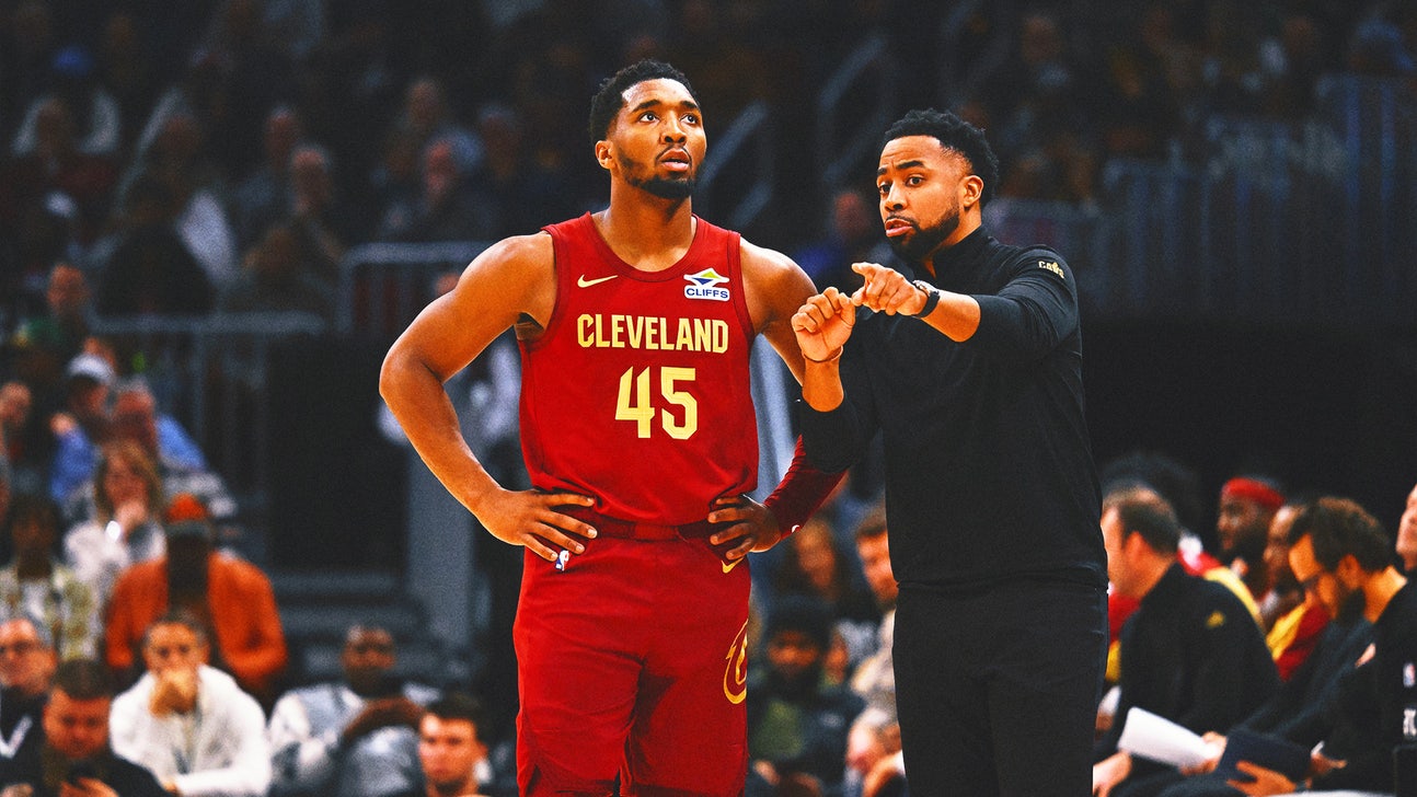 Suns narrow coaching search to Cavs' assistants Johnnie Bryant and Jordan Ott