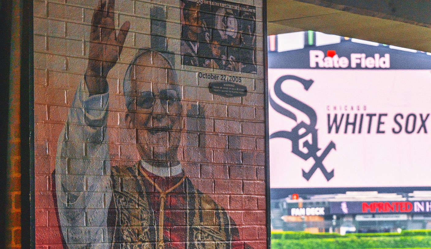 Pope Leo XIV wears Chicago White Sox hat during papal audience