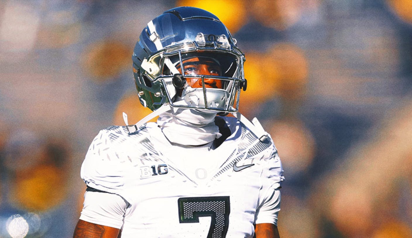 Oregon WR Evan Stewart reportedly suffers knee injury, 2025 season in doubt
