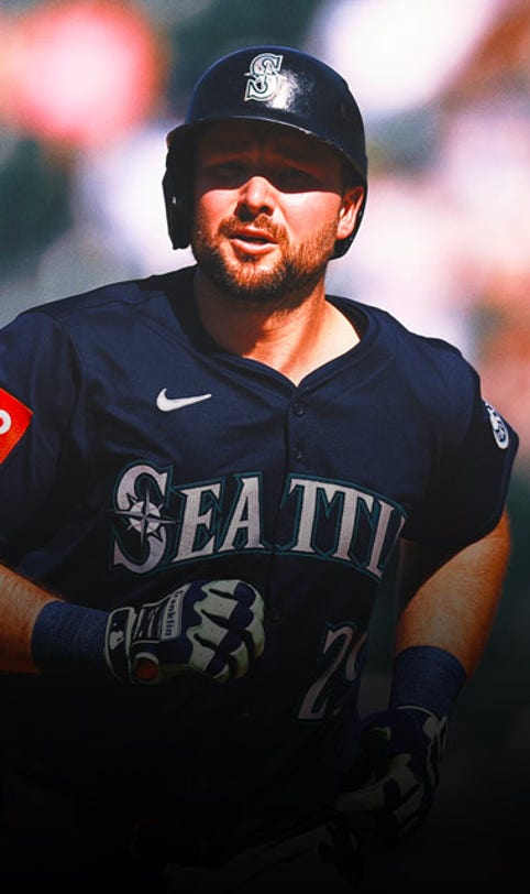 Cal Raleigh Hits MLB-High 30th Home Run, as Mariners Lose 10-7 to Cubs