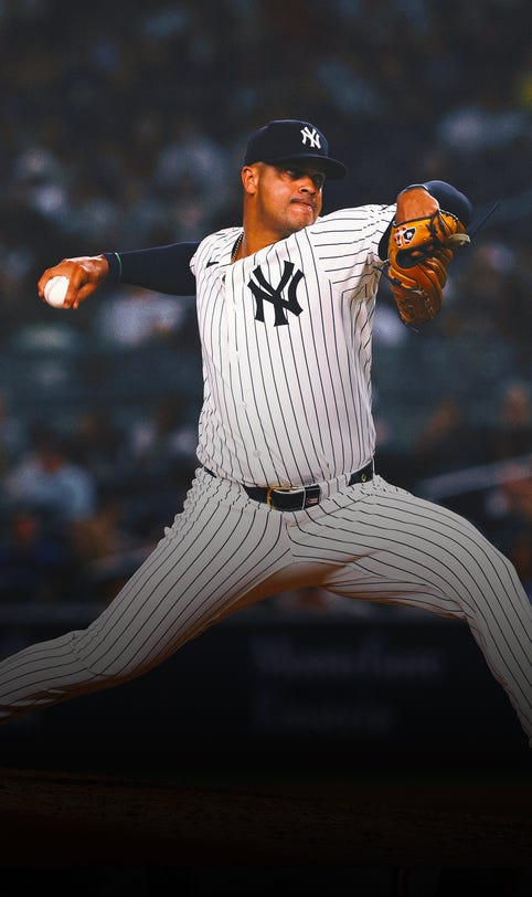 Yankees without pitcher Fernando Cruz due to strained oblique
