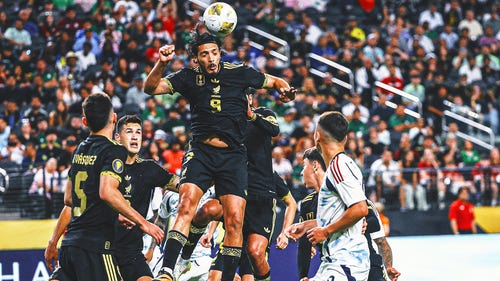 Изображение трендов Золотого Кубка: Мексика выигрывает Gold Cup Group, несмотря на то, что безрассудно рисовал против Costa Rica