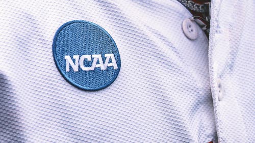 Imagem em alta no FUTEBOL AMERICANO UNIVERSITÁRIO: O pagamento direto aos atletas universitários começa em 1º de julho. Veja outras datas importantes