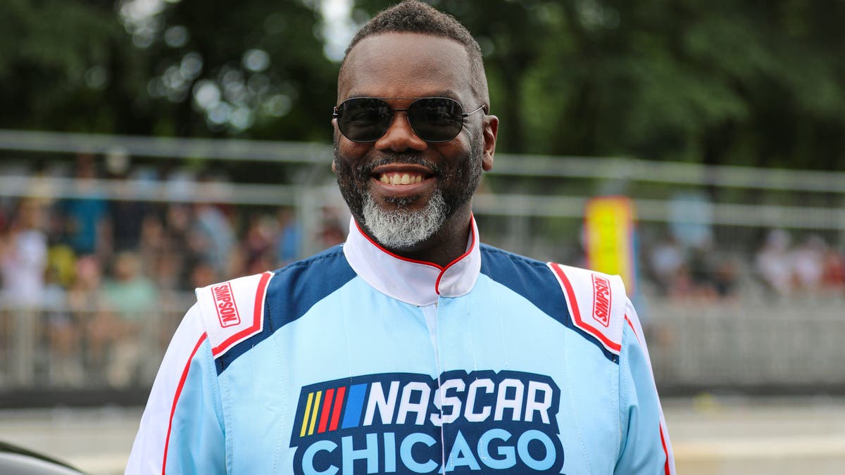 Chicago mayor Brandon Johnson addressed the drivers before the race and looked ready to step in if needed. (Photo by Ed McGregor/FOX Sports)