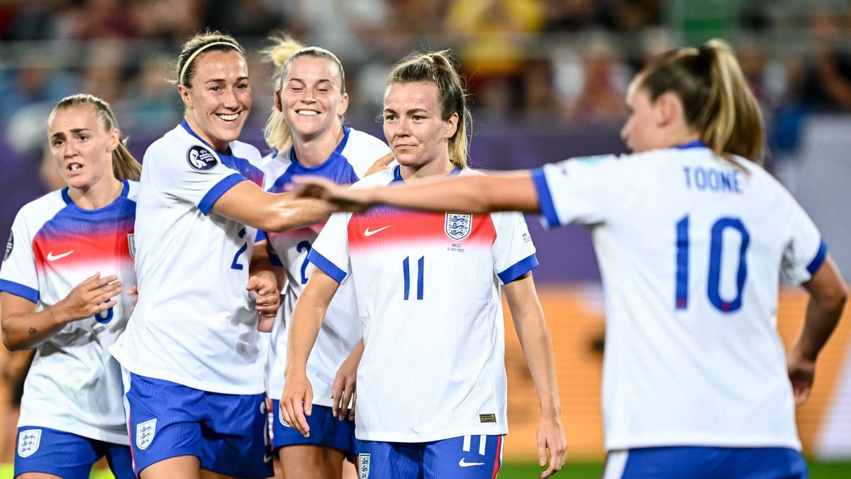 England have bounced back from a group-stage defeat to France to keep its repeat title hopes alive. (Photo by Harry Langer/DeFodi Images/DeFodi via Getty Images)