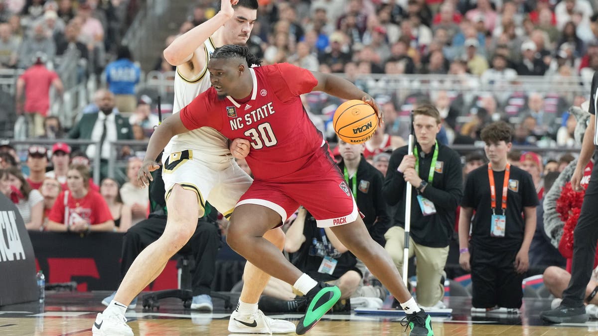 DJ Burns Jr. became a household name during the 2024 NCAA Tournament. (Photo by Mitchell Layton/Getty Images)