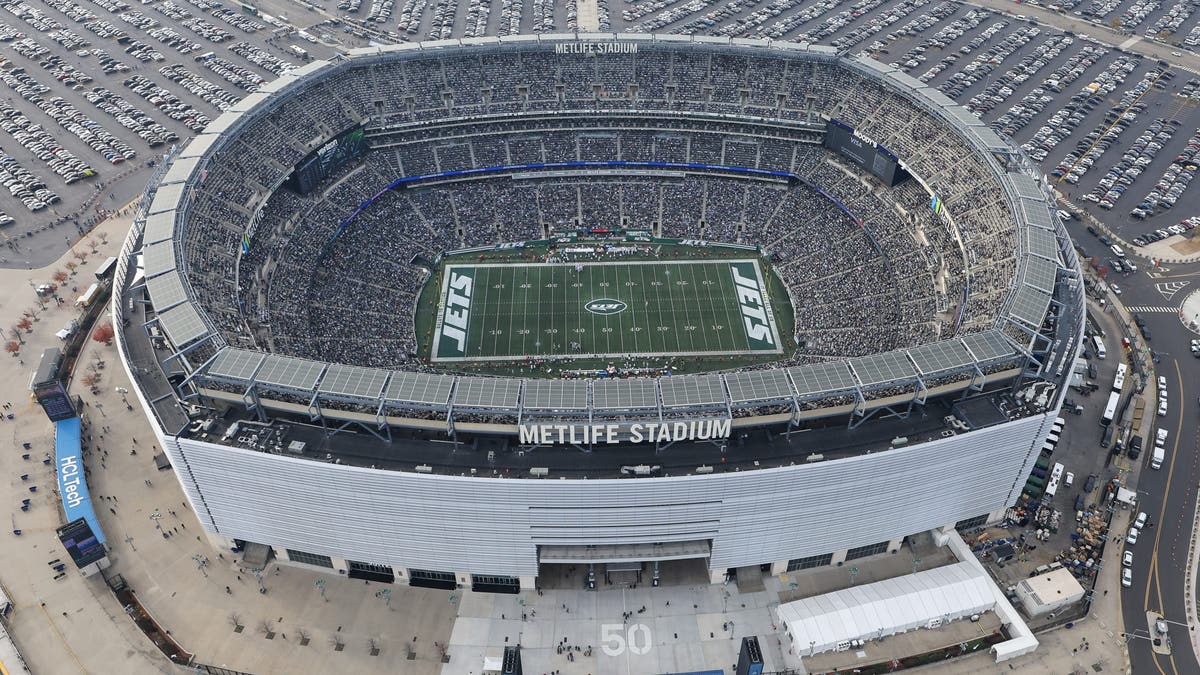 EAST RUTHERFORD, NEW JERSEY - NOVEMBER 17: An aerial view of MetLife Stadium during a game between the Indianapolis Colts and the New York Jets on November 17, 2024 in East Rutherford, New Jersey. (Photo by Al Bello/Getty Images)