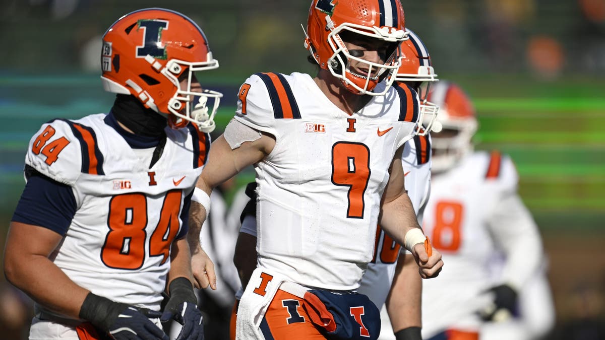Luke Altmyer #9 of the Illinois Fighting Illini celebrates after a touchdown in the first half against Northwestern. (Photo by Quinn Harris/Getty Images)