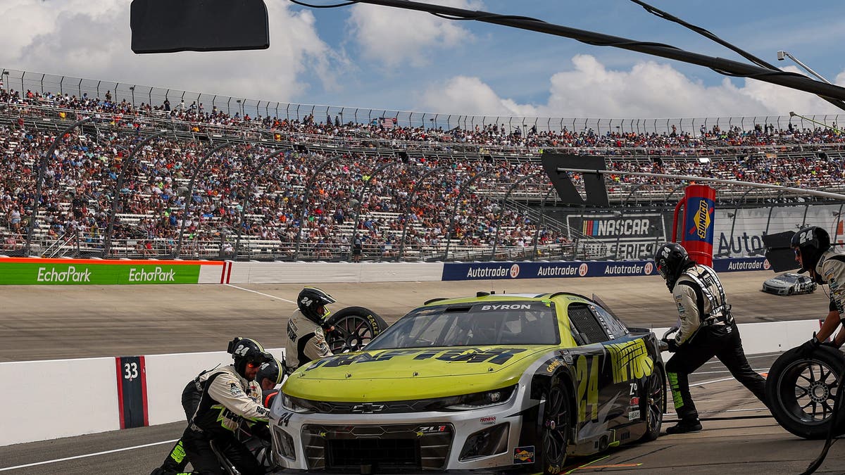 William Byron pits during race at Dover