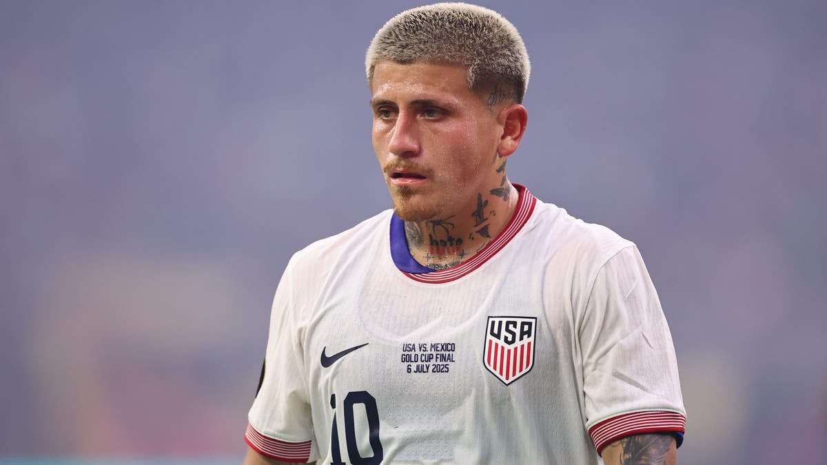 It was quiet Gold Cup final for Diego Luna after a series of spectacular games heading into it. (Photo by Robbie Jay Barratt - AMA/Getty Images)