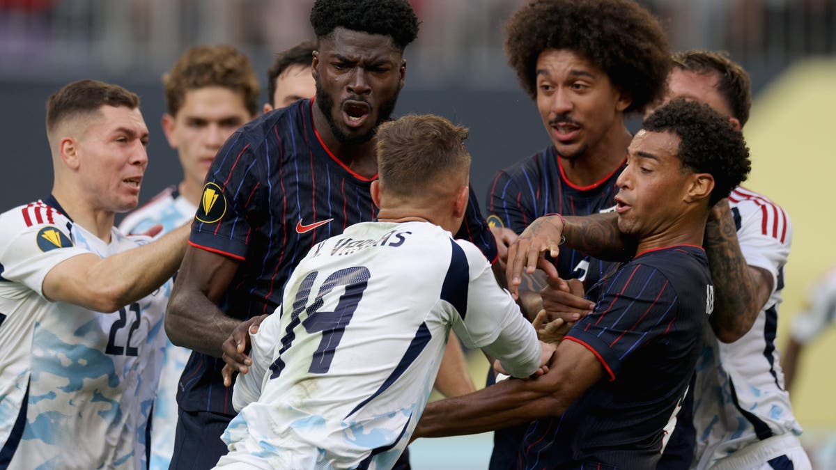 When Costa Rica's Kenneth Vargas began taunting Malik Tillman, plenty of U.S. players stepped up. (Photo by John Dorton/ISI Photos/USSF/Getty Images)