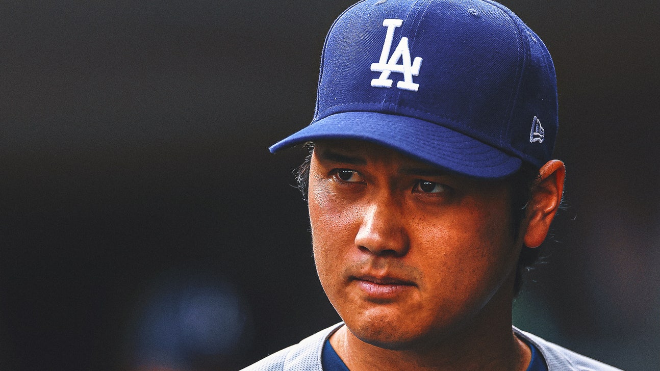 Dodgers Star Shohei Ohtani Leaves Mound With Athletic Trainer After Throwing 6 Straight Balls
