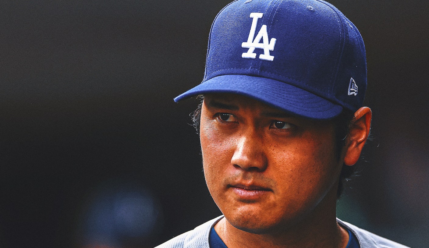 Dodgers Star Shohei Ohtani Leaves Mound With Athletic Trainer After Throwing 6 Straight Balls