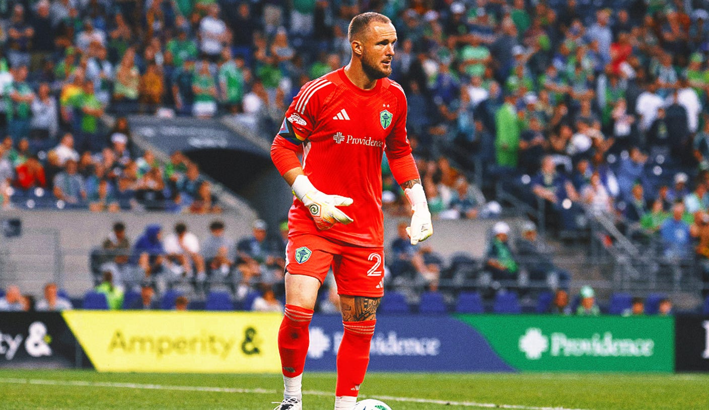 Seattle Sounders' Stefan Frei Taken Off by Ambulance After On-Field Collision