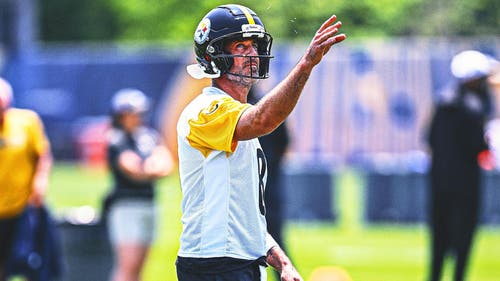 NFL Trending Image: Aaron Rodgers' Training Camp in Pittsburgh Starts With Pick, Careful Optimism
