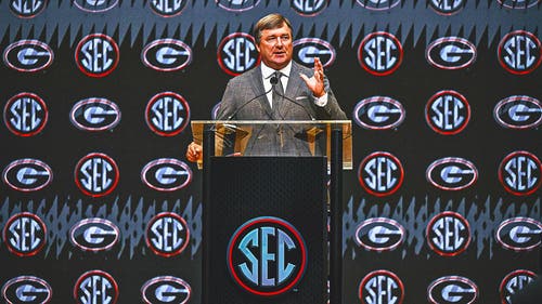 COLLEGE FOOTBALL Trendbild: Einblicke in Kirby Smarts Erfolgsformel: Rekrutieren Sie die Besten und spielen Sie mit allen