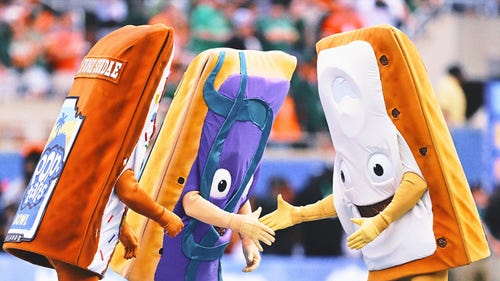 PIŁKA NOŻNA AKADEMICKA Popularny obraz: Maskotki Pop-Tarts Bowl jadą do Irlandii na mecz otwarcia sezonu 2025 pomiędzy Iowa State i Kansas State
