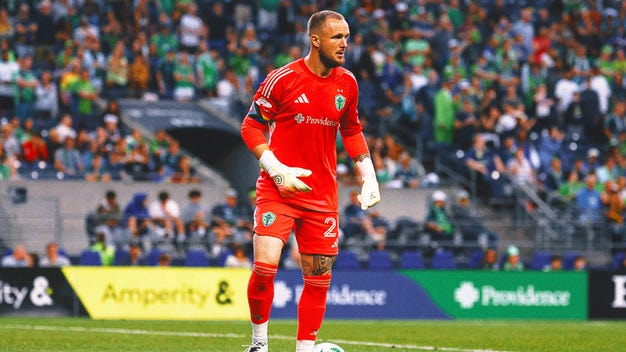 Seattle Sounders' Stefan Frei Taken Off by Ambulance After On-Field Collision