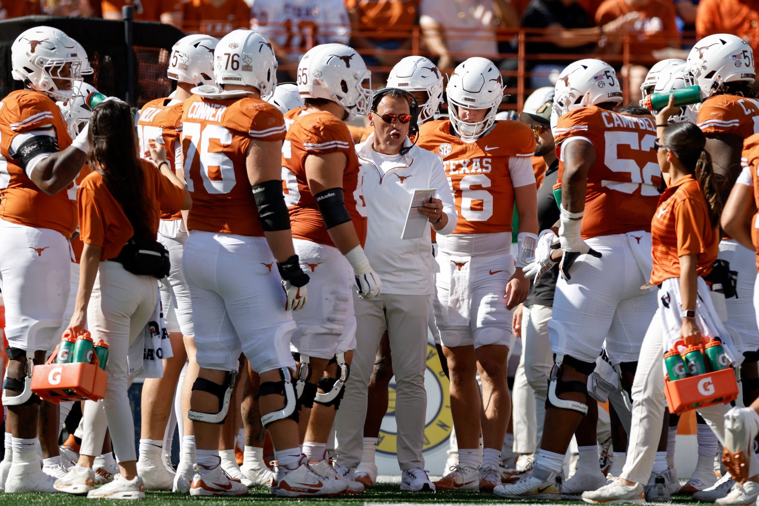 Head coach Steve Sarkisian of the Texas Longhorns calls a play in the second half against the Florida Gators. (Photo by Tim Warner/Getty Images)