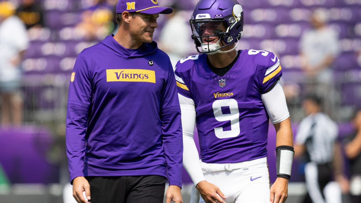 After resuscitating the career of Sam Darnold last season, Vikings coach Kevin O'Connell (left) has a new pupil in quarterback J.J. McCarthy (right). (Photo by Bailey Hillesheim/Icon Sportswire via Getty Images)