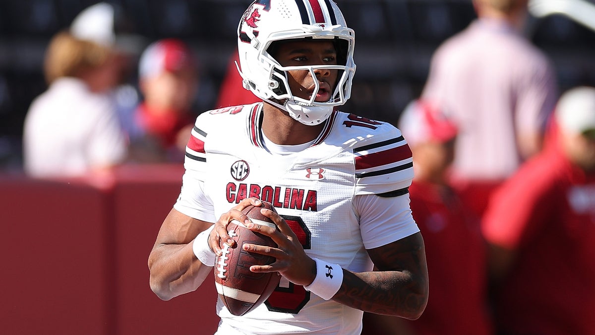 LaNorris Sellers #16 of the South Carolina Gamecocks warms up prior to facing Alabama. (Photo by Kevin C. Cox/Getty Images)