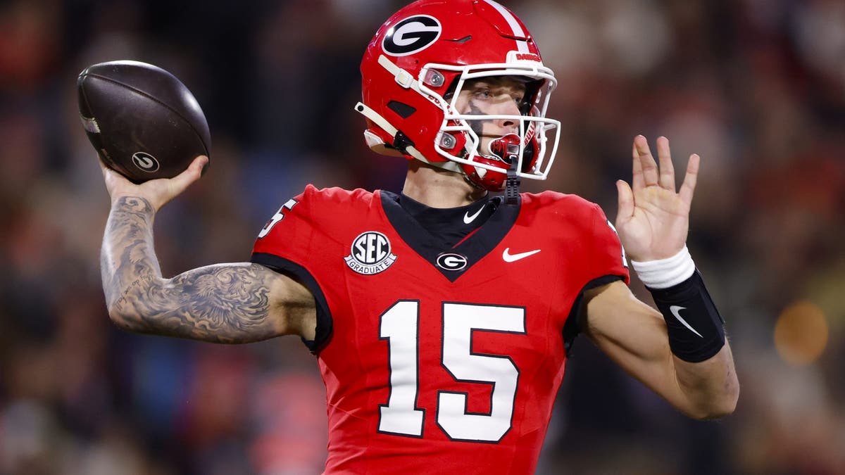 Beck spent 2024 with the Bulldogs at Georgia, but his 2025 will be with Miami. (Photo by Todd Kirkland/Getty Images)