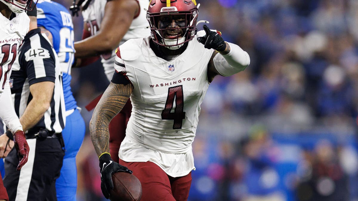 Frankie Luvu, alongside Bobby Wagner, helped transform the Commanders' defense in 2024. (Photo by Brooke Sutton/Getty Images)