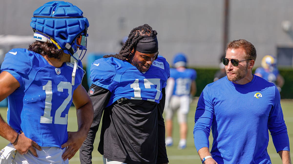 Los Angeles Rams head coach Sean McVay talks with Los Angeles Rams wide receiver Davante Adams (17) and wide receiver Puka Nacua (12)during the Los Angeles Rams Training Camp on July 28, 2025,  at Loyola Marymount University in Los Angeles, CA. (Photo by Jevone Moore/Icon Sportswire via Getty Images)