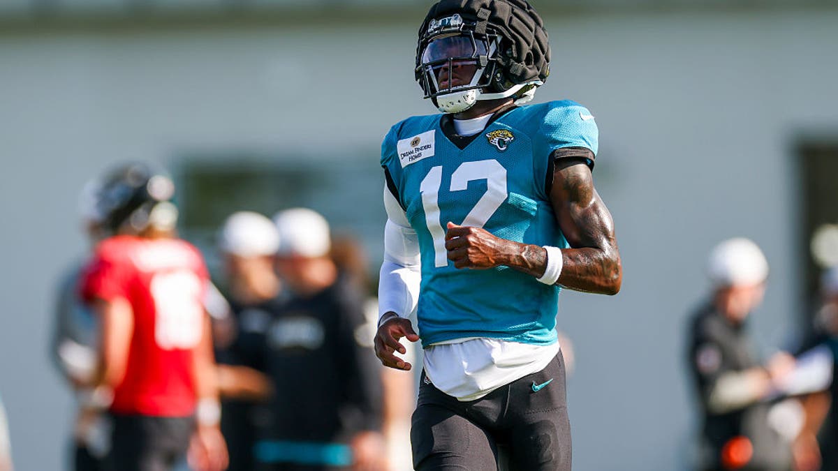 Travis Hunter #12 of the Jacksonville Jaguars practices during training camp on August 5, 2025. (Photo by Logan Bowles/Getty Images)