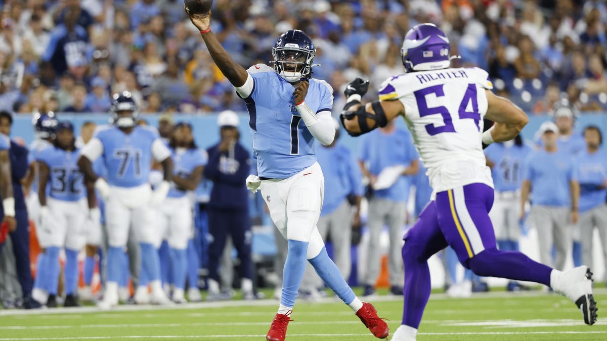 Cam Ward showed enough of promise in the preseason to make the Titans hopeful going into his rookie year. (Photo by Johnnie Izquierdo/Getty Images)