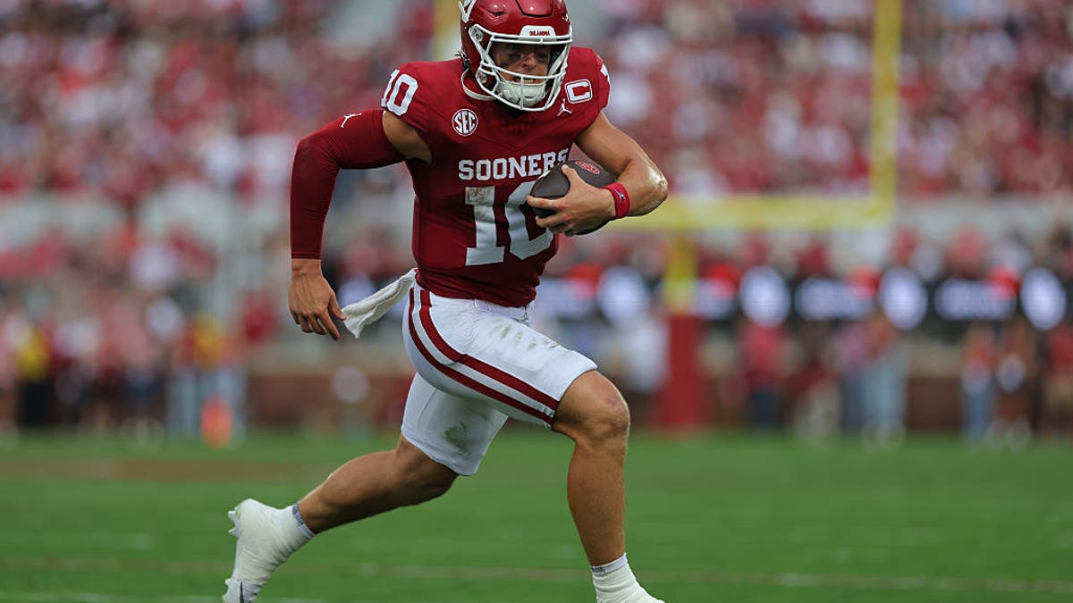 John Mateer transferred from Washington State to Oklahoma for his junior year. (Photo by Chad Hamilton/Icon Sportswire via Getty Images)