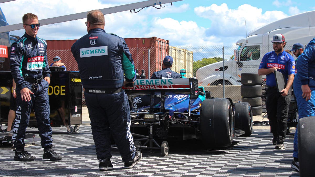 Kirkwood's car is about to head to the grid. The team has already disassembled the tent that covers the car and the crew throughout the weekend. (Photo by Ed McGregor/FOX Sports)