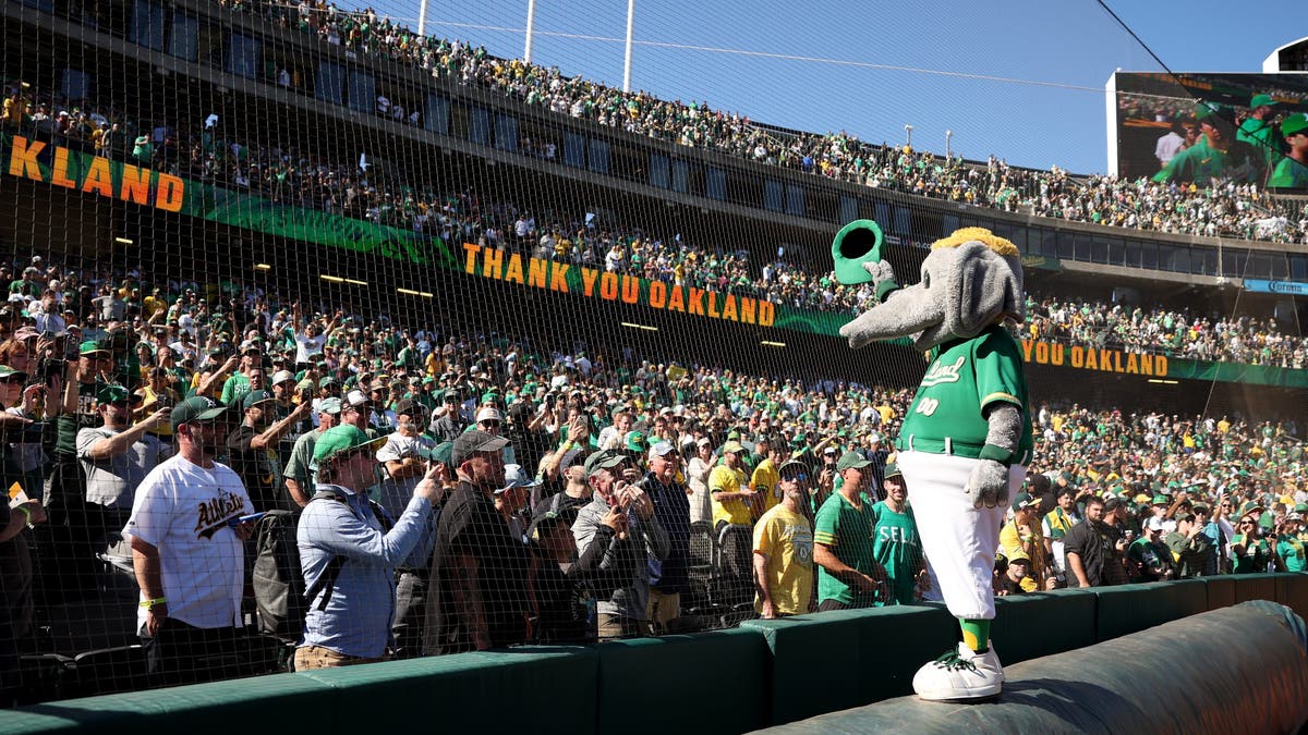Would MLB entertain the thought of returning to Oakland? (Photo by Ezra Shaw/Getty Images)