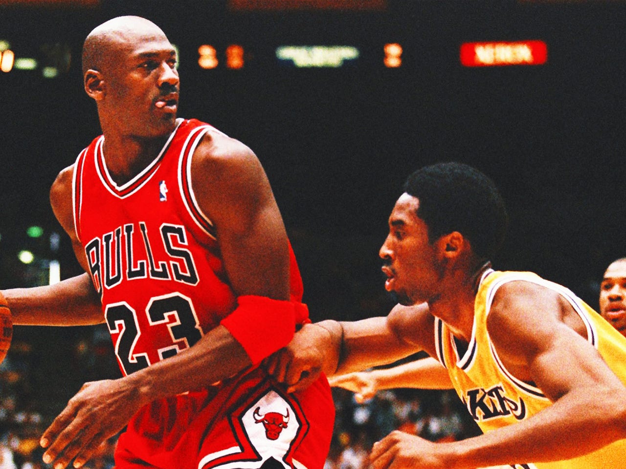 その他 NBA Jordan/Kobe Michael Jordan, Kobe Bryant Autographed Logoman Card Sells for