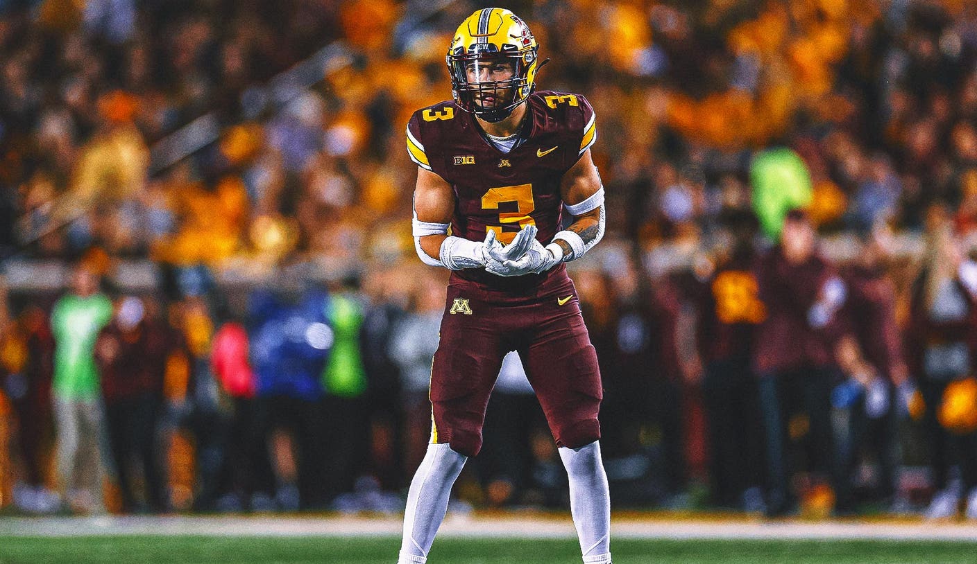 Minnesota Sophomore Koi Perich Would possibly Be Faculty Soccer’s Subsequent Two-Method Star