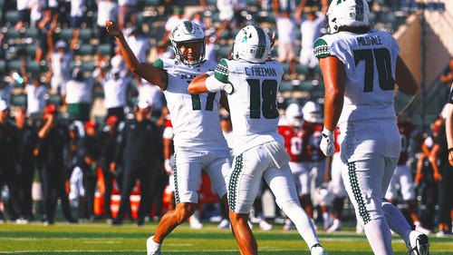 CALCIO UNIVERSITARIO Immagine di tendenza: Kansei Matsuzawa, che ha imparato a calciare su YouTube, aiuta le Hawaii a battere Stanford