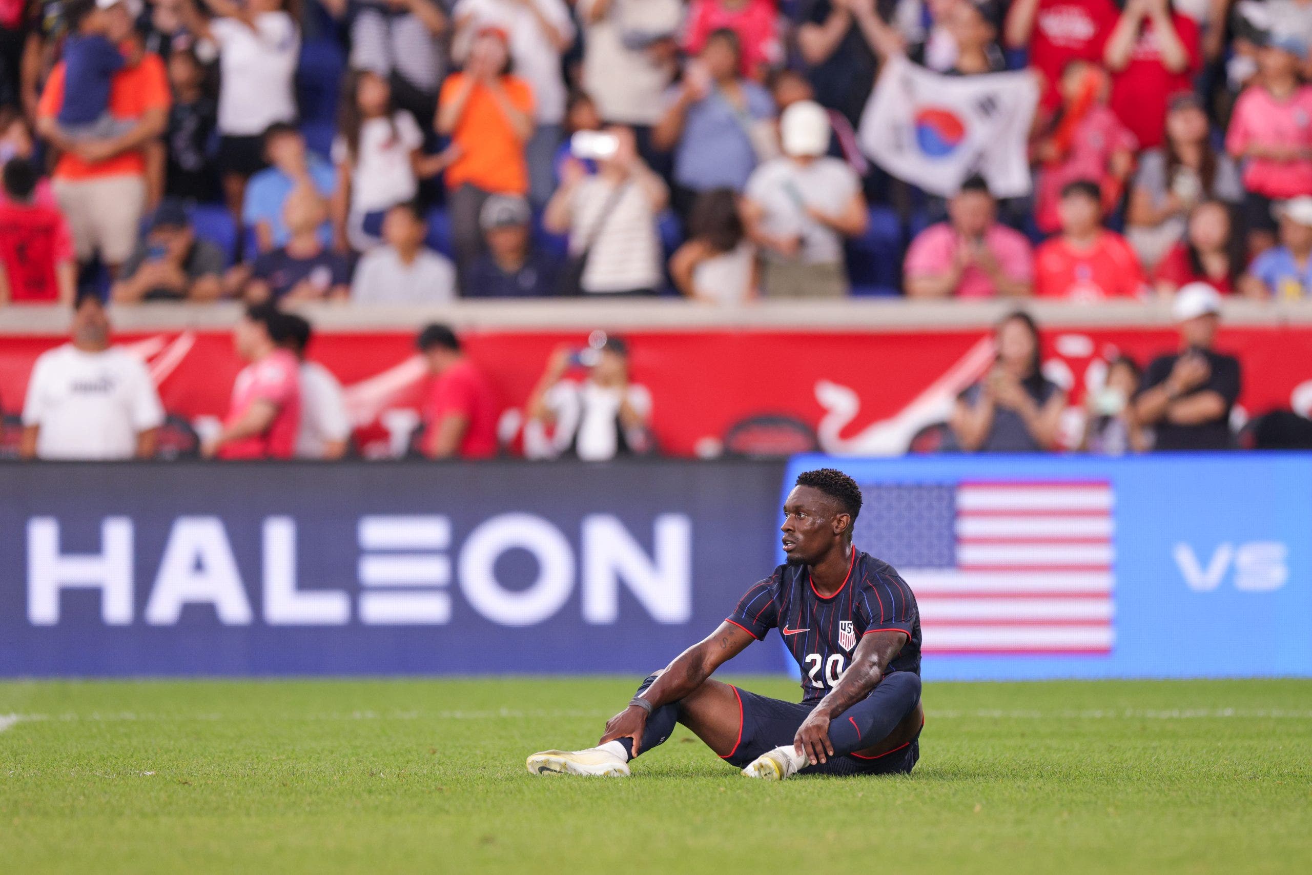 Time is running out of the USMNT to figure out its ideal lineup for the 2026 World Cup. (Photo by John Dorton/ISI Photos/USSF/Getty Images)