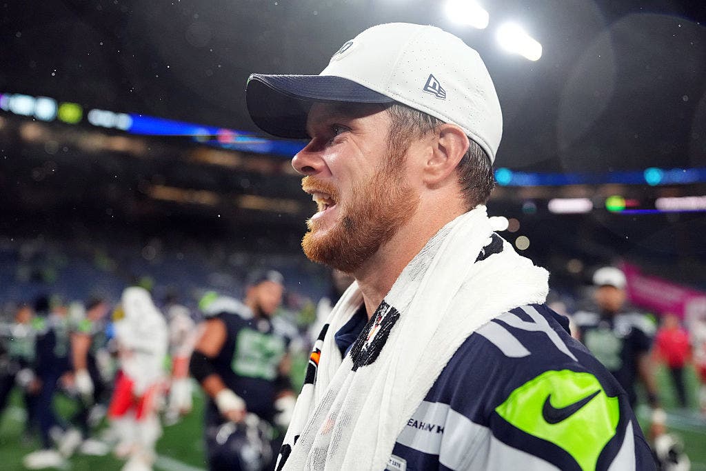 After rejuvenating his career with Kevin O'Connell in Minnesota, Sam Darnold now has to prove his worth with the Seahawks. (Photo by Soobum Im/Getty Images)