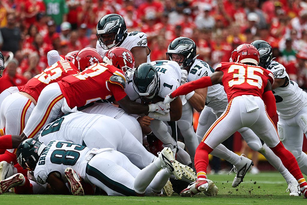 Jalen Hurts converts a tush-push play for a first down against the Chiefs on Sunday. Or does he? Sometimes, it's hard to tell. (Photo by Scott Winters/Icon Sportswire via Getty Images)