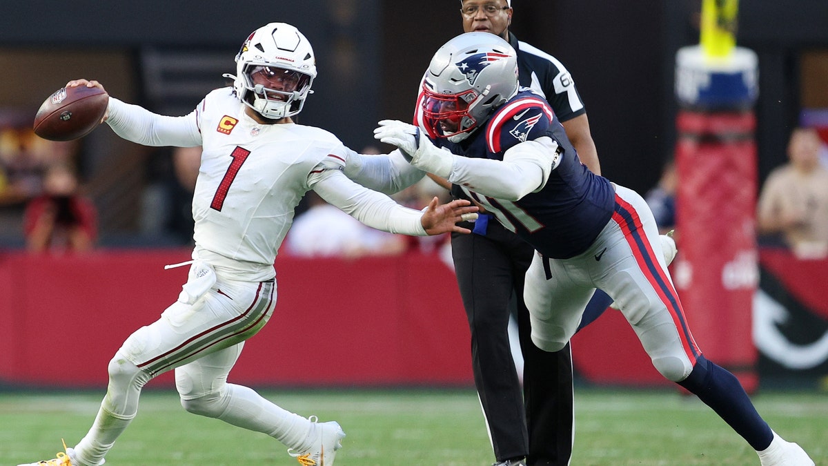 Horse collar tackles will be reviewable in the NFL starting in 2025. (Mike Christy/Getty Images)