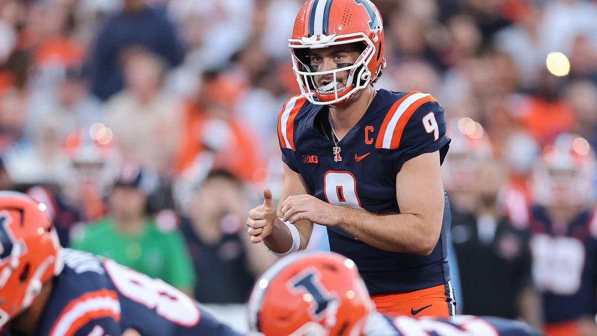 Luke Altmyer is 17-8 as a starter at Illinois. (Photo by Michael Reaves/Getty Images)