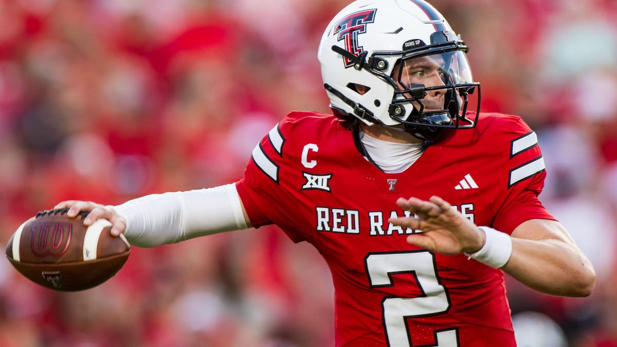 Texas Tech QB Behren Morton #2 passes the ball during a game against Arkansas-Pine Bluff at Jones AT&amp;T Stadium. (Photo by John E. Moore III/Getty Images)