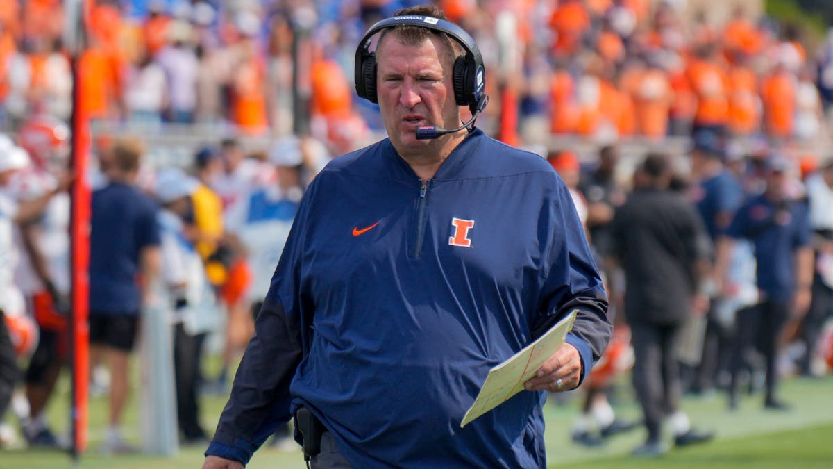 Illinois head coach Bret Bielema has the Fighting Illini off to a 3-0 start. (Photo by Alex Halloway/Getty Images)