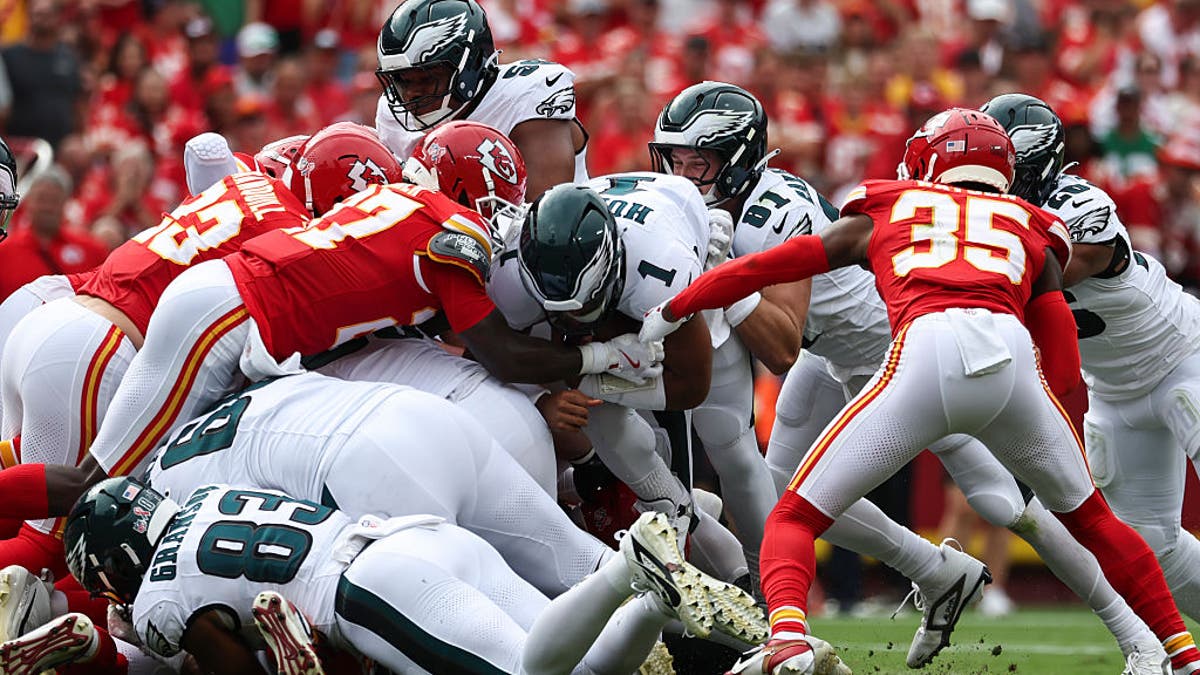 Jalen Hurts converts a tush-push play for a first down against the Chiefs on Sunday. Or does he? Sometimes, it's hard to tell. (Photo by Scott Winters/Icon Sportswire via Getty Images)