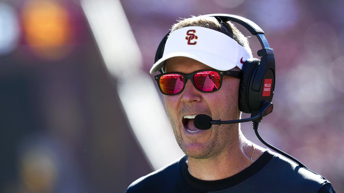 Lincoln Riley, Head Coach of USC Trojan Football reacts during a game between Georgia Southern Eagles and USC. (Photo by Melinda Meijer/ISI Photos/ISI Photos via Getty Images)