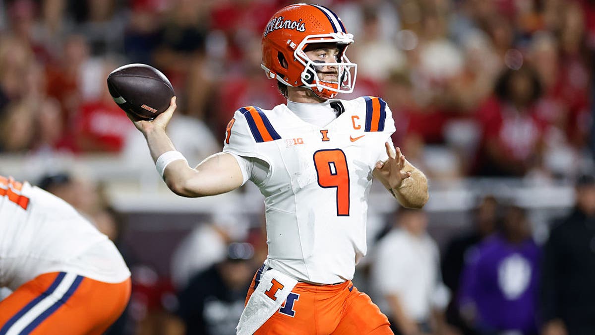 Illinois quarterback Luke Altmyer is looking to have a bounce-back game after a 63-10 loss to Indiana. (Photo by Caleb Bowlin/Getty Images)
