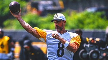 Steelers' Aaron Rodgers Headlines 7 NFL QBs to Watch in Week 1