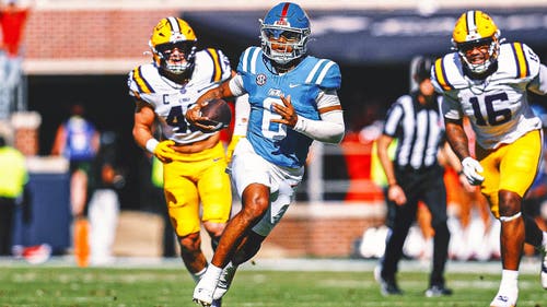 COLLEGE FOOTBALL Trending Image: AP Top 25: Oregon Moves to No. 2 behind Ohio State; Ole Miss, OU Join Top 5